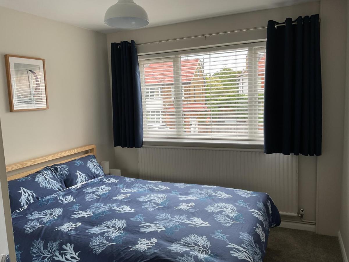 Large 2-Bedroom Maisonette With Free Parking トゥイキナム エクステリア 写真