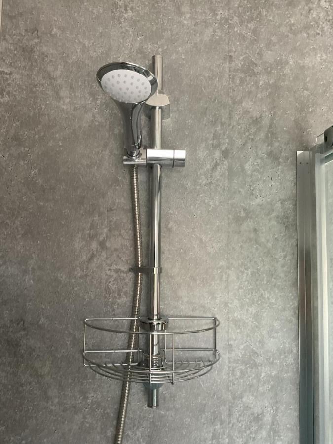 Large 2-Bedroom Maisonette With Free Parking トゥイキナム エクステリア 写真